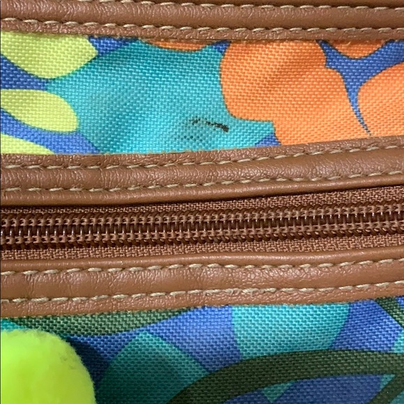 Vibrant Lilly Bloom cross body purse - Picture 5 of 7